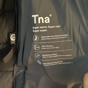 Aritzia long Super puff in black